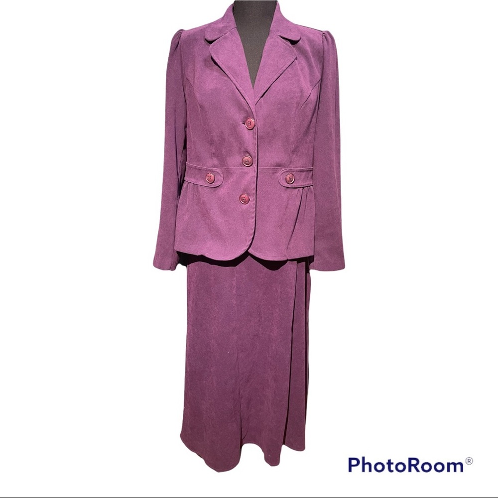 Notations Plum 2pc  jacket and skirt - beautiful